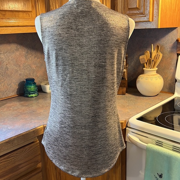 LIZ CLAIBORNE SHIMMERY SLEEVELESS TOP - Picture 3 of 11